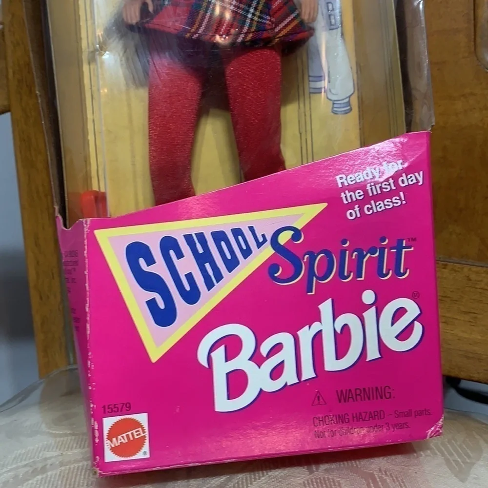 Vintage school spirit Barbie doll 1995 Big Apple Black boots blonde